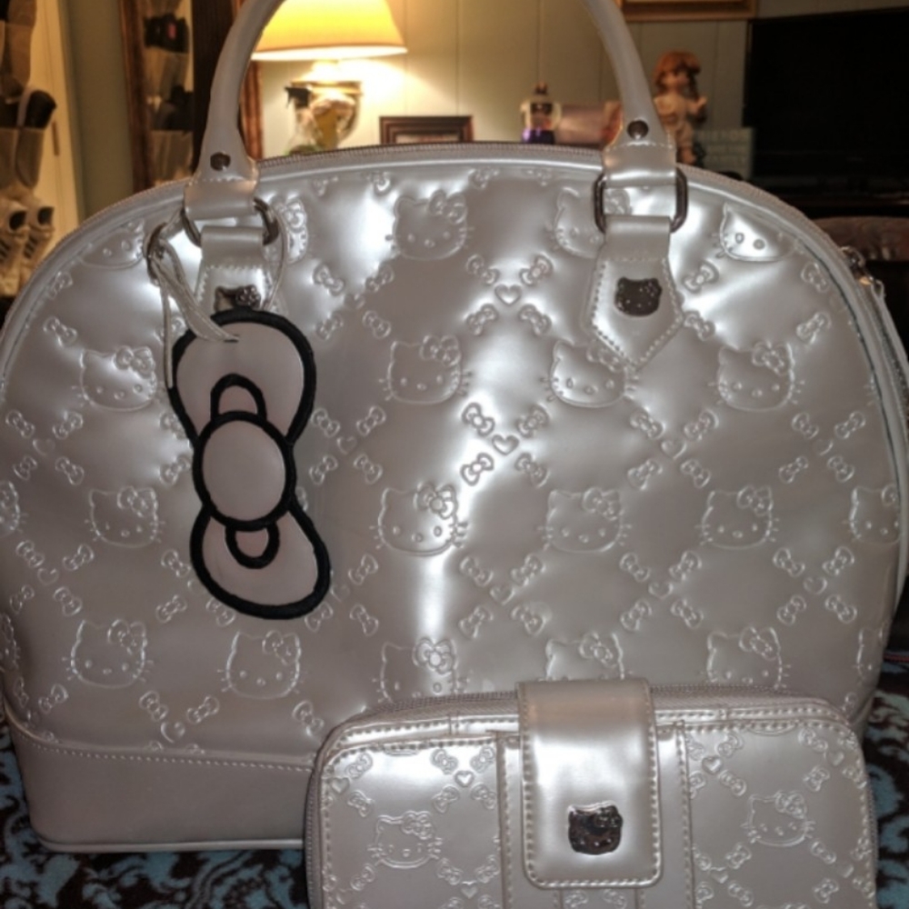 Loungfly Hello Kitty handbag w/ matching wallet